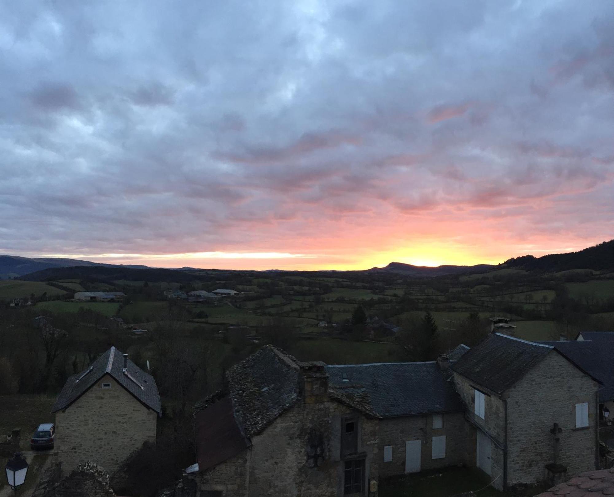 Вилла L'Echappee Belle, Vue Panoramique Sur La Campagne Saint-Saturnin-de-Lenne Экстерьер фото